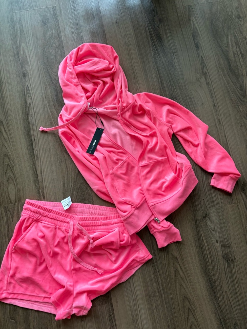 Matching pink set - Picture 3 of 3
